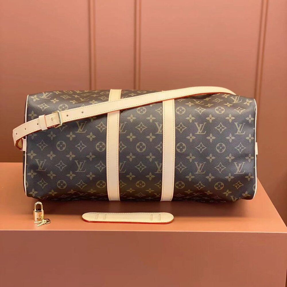 Louis Vuitton Handheld Bags, Chain Bags - Picture 9 of 9